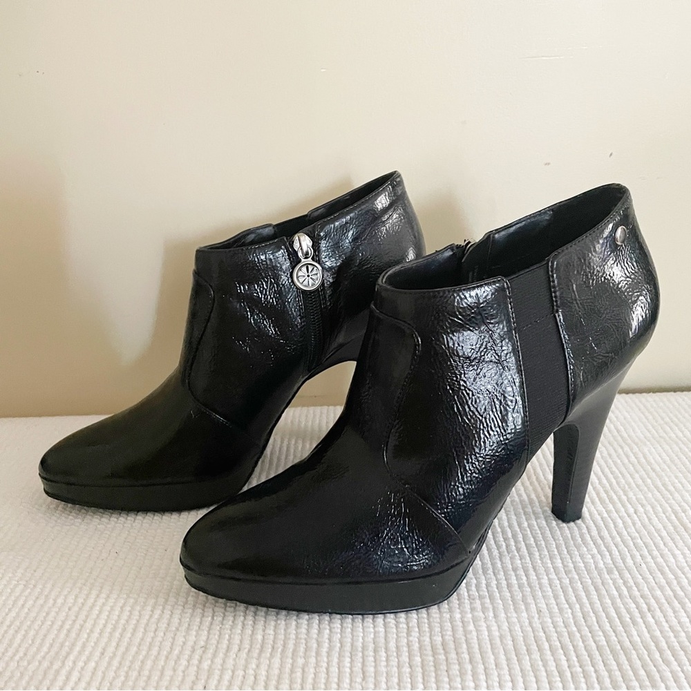 Isaac Mizrahi Black Patent Leather High Heeled Booties Size 9m